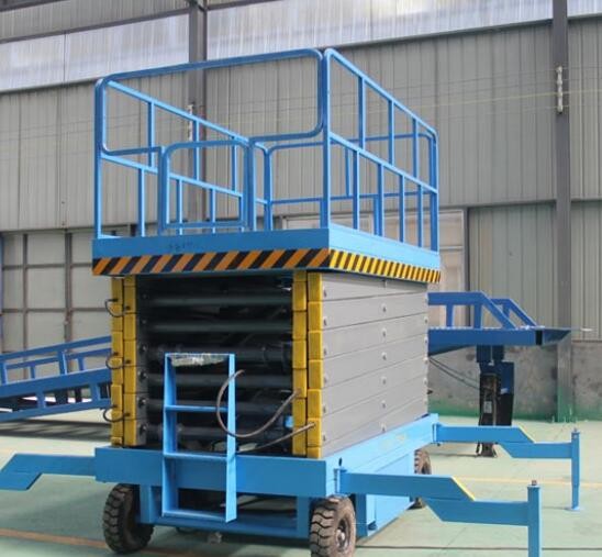  Four wheels indoor manual scissors lift